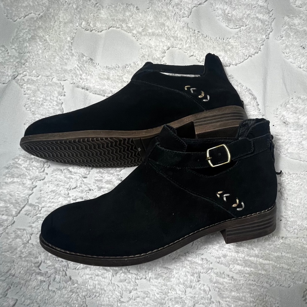 NWOT Sketchers Air Cooled Memory Foam Suede Boots Sz 9.5